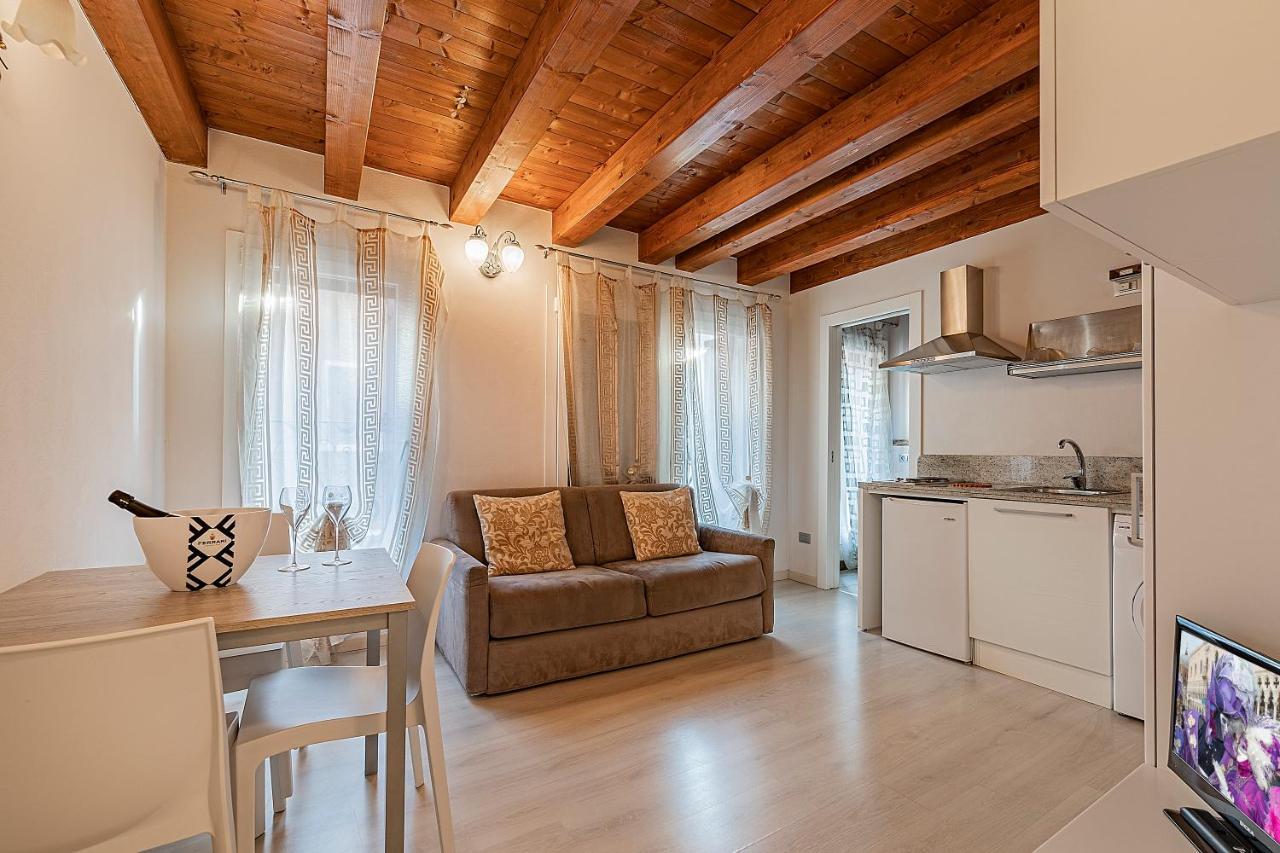 Piccola Venezia Apartments Кіоджа Екстер'єр фото